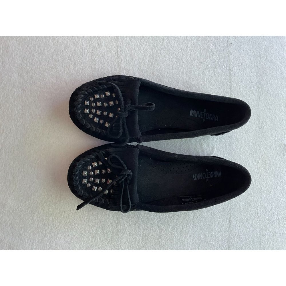 black minnetonka moccasins size 8